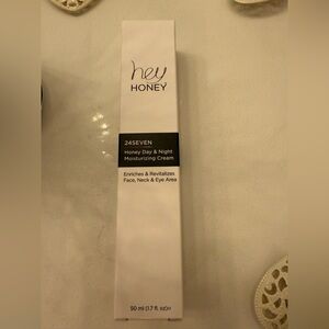 New - Hey Honey 24Seven Honey Day & Night Moisturizing Cream